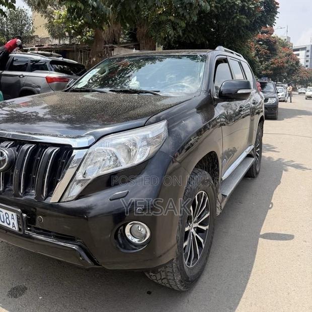 Toyota Land Cruiser 2014 Black