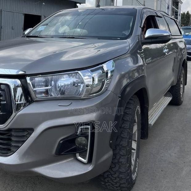 Toyota Hilux 2018 Silver