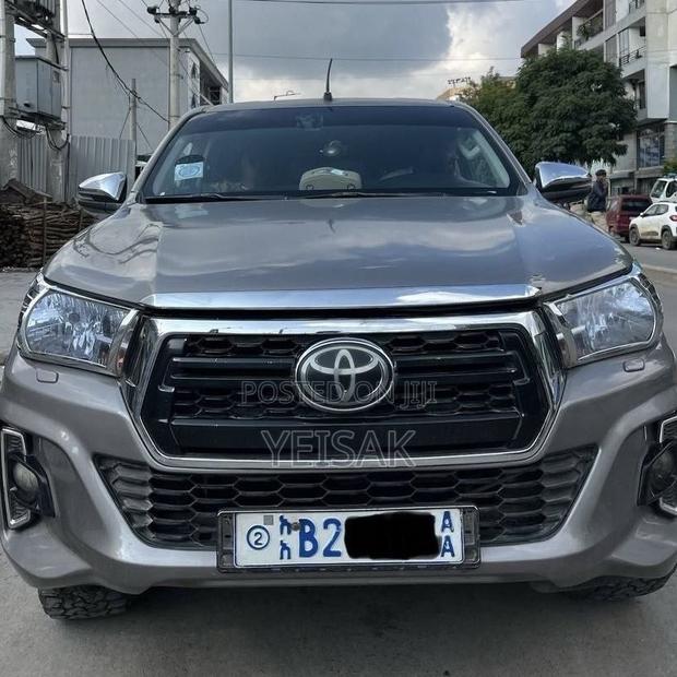 Toyota Hilux 2018 Silver