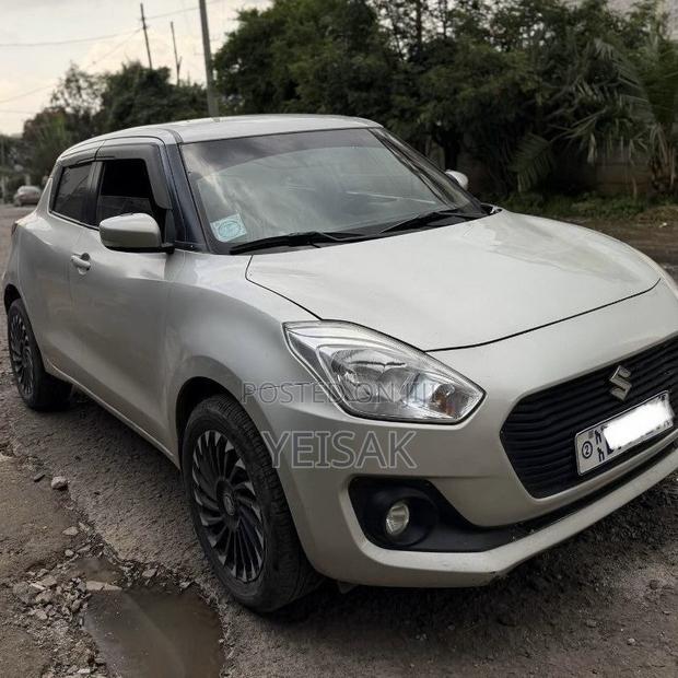 Suzuki Swift 2021 Silver