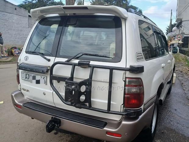 Toyota Land Cruiser 2005 Purple