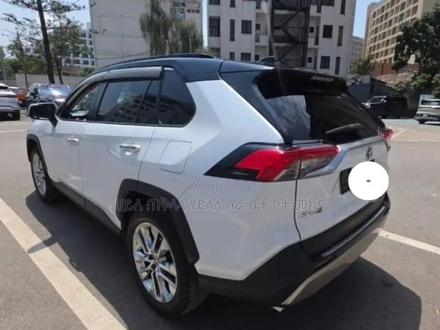 Toyota RAV4 Prime 2023 White
