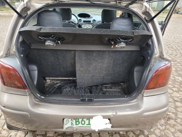 Toyota Vitz 2004 Gray