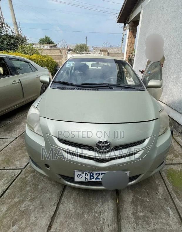 Toyota Belta 2009 Gray