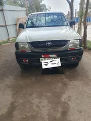 Toyota Hilux 2003 White for sale