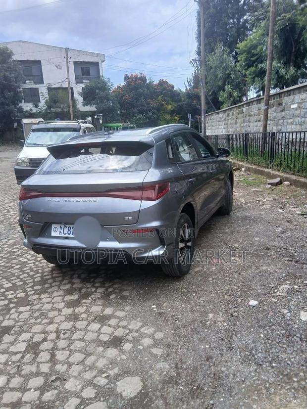 BYD E2 43 kWh 94 hp FWD 2025 Gray