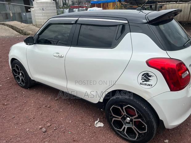 Suzuki Swift 2021 White
