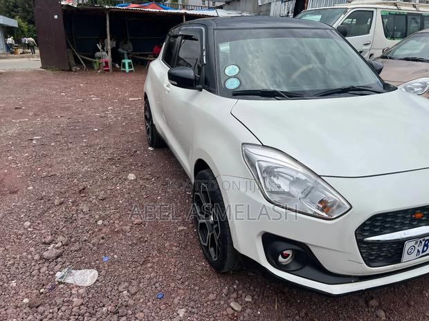 Suzuki Swift 2021 White