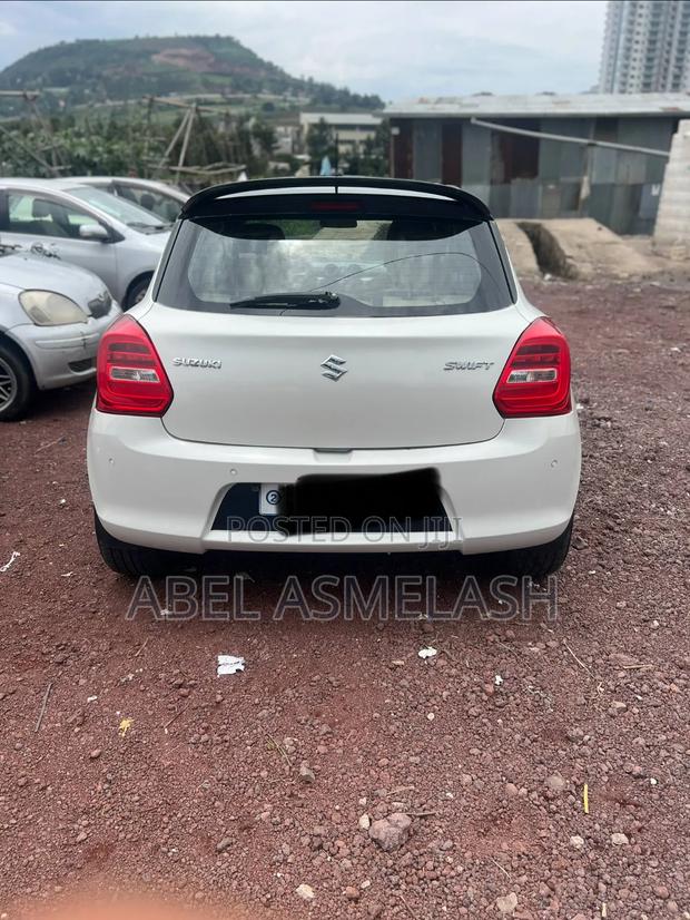 Suzuki Swift 2021 White