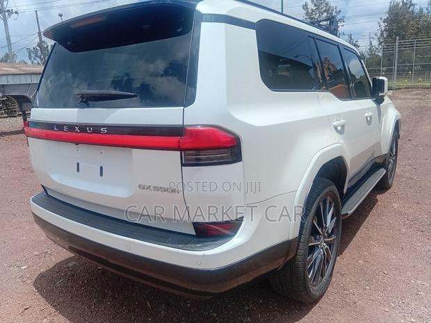 New Lexus GX 550h Hybrid AWD 2024 White