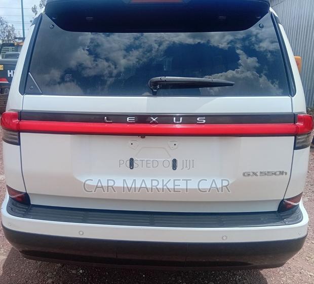 New Lexus GX 550h Hybrid AWD 2024 White
