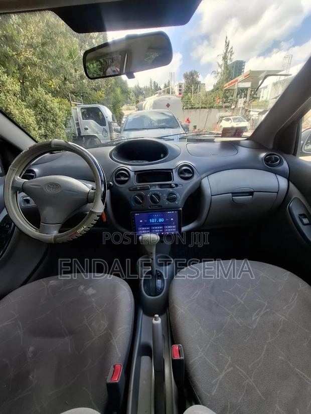 Toyota Platz 1.0 FWD 2001 Silver