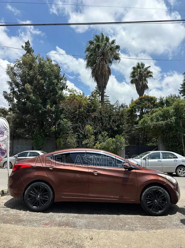 Hyundai Elantra 2015 Brown