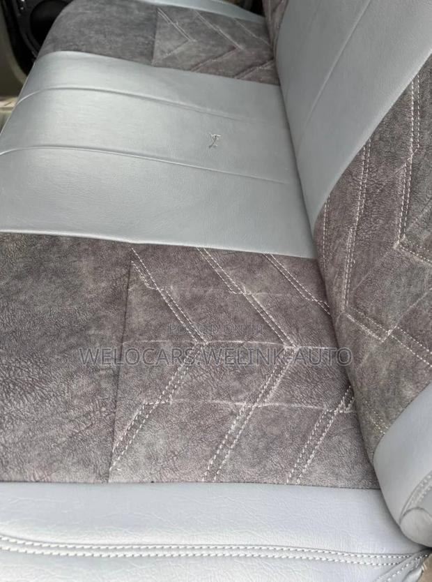 Toyota Hilux 2011 Gray