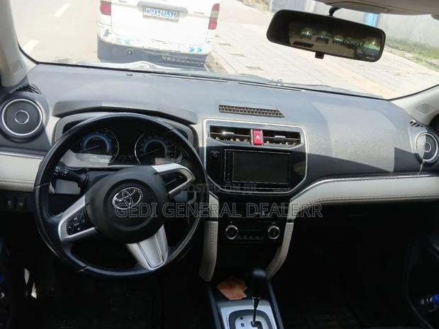 Toyota Rush 2022 Gray