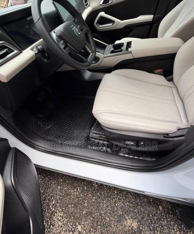 BYD Yuan Up 2025 Beige