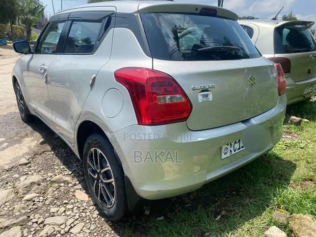 Suzuki Swift 2020 Silver
