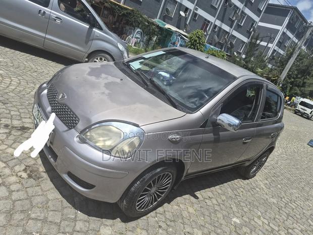 Toyota Vitz 2003 Gray