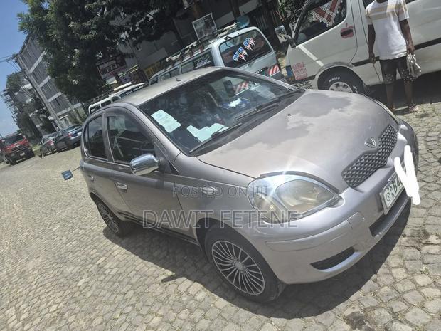 Toyota Vitz 2003 Gray