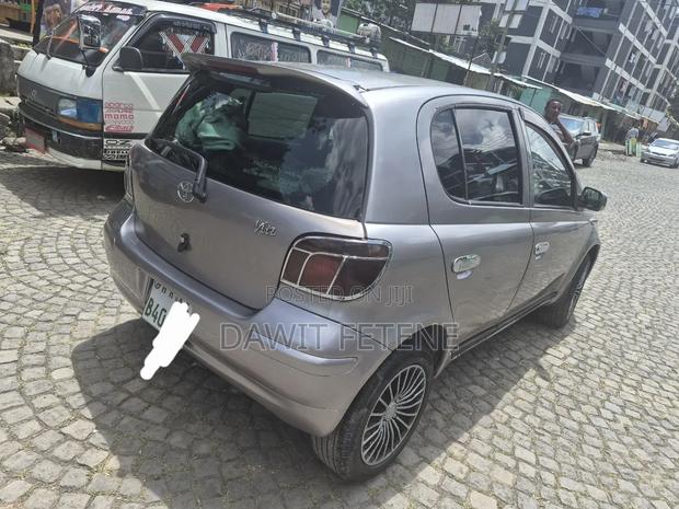 Toyota Vitz 2003 Gray