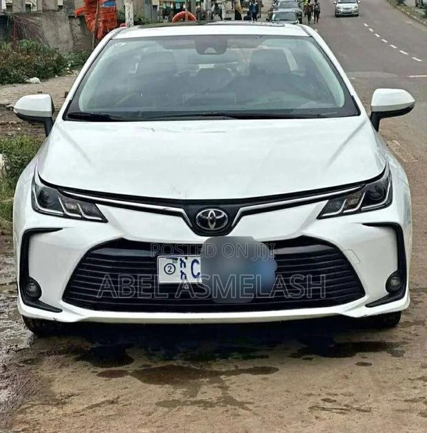 Toyota Corolla 2022 White