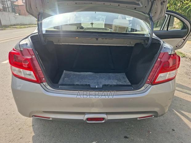Suzuki Dzire 2022 Silver