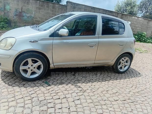 Toyota Vitz 1.0 FWD 3dr 2002 Silver