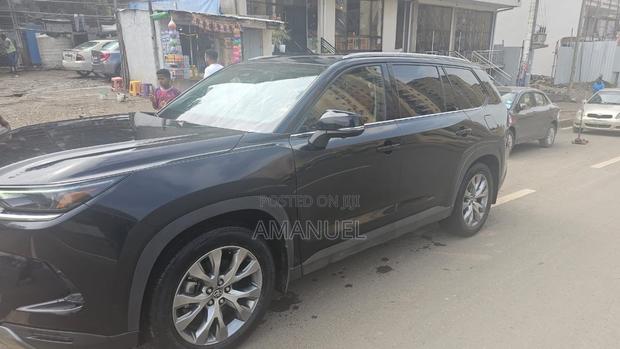 Toyota Grand Highlander Hybrid 2024 Black
