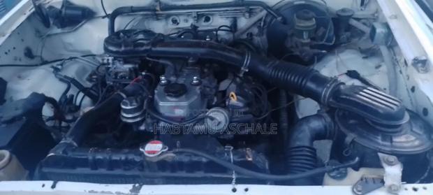 Toyota Hilux 2200 4x4 1986 White