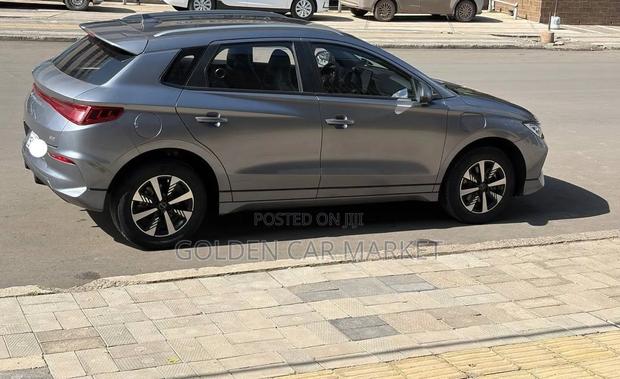 BYD E2 43 kWh 94 hp FWD 2025