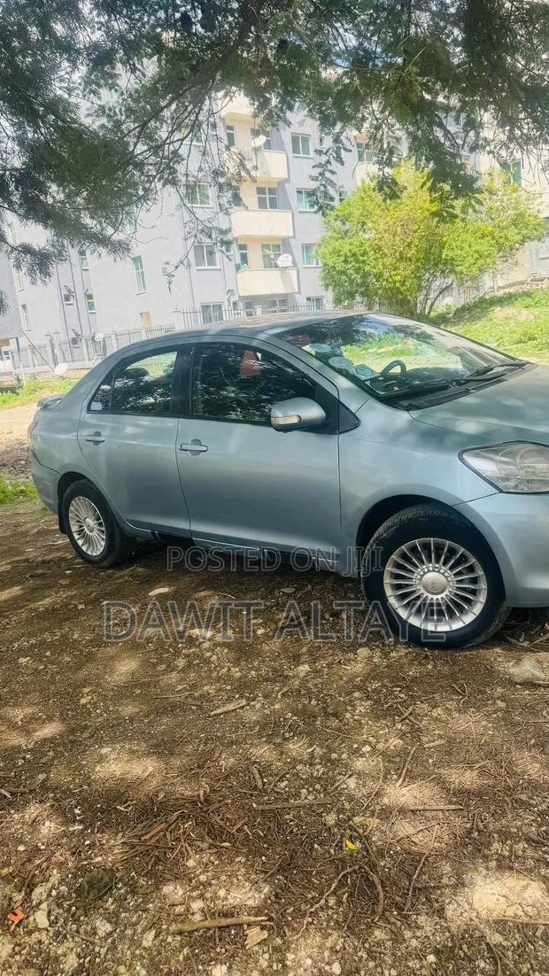 Toyota Yaris 2010 Blue