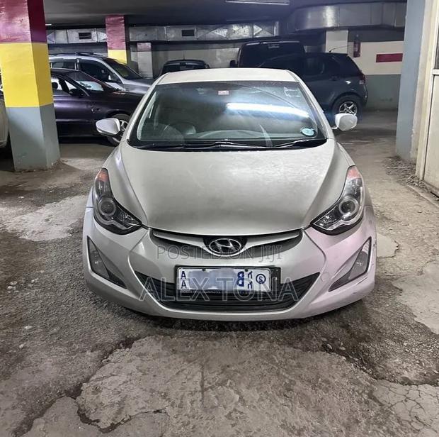 Hyundai Elantra 2015 Silver