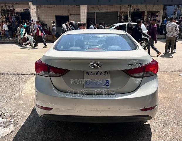 Hyundai Elantra 2015 Silver