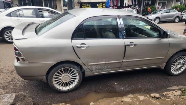 Toyota Corolla 2004 Gold