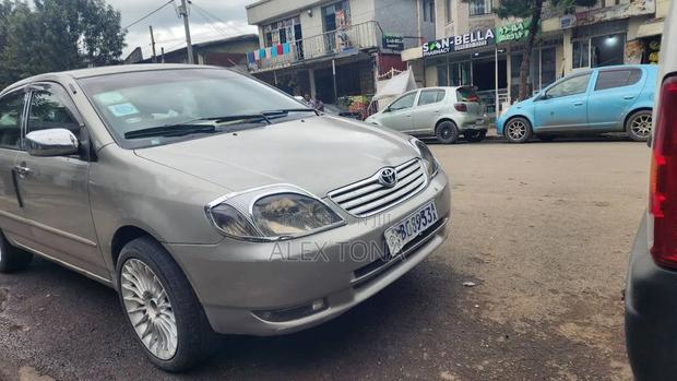 Toyota Corolla 2004 Gold