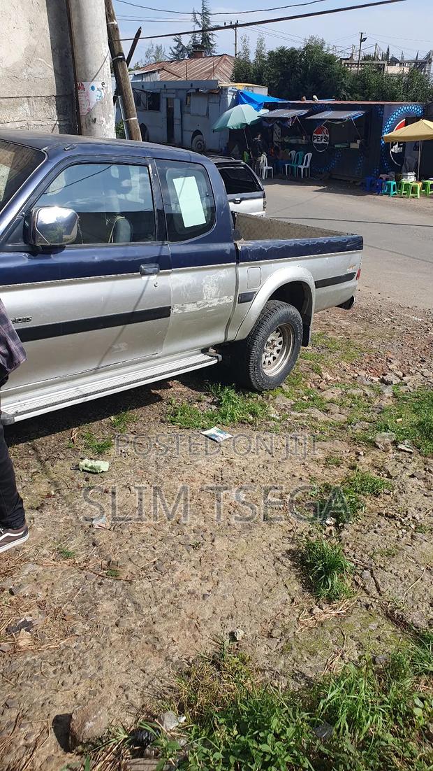 Mitsubishi L200 2003 Gray