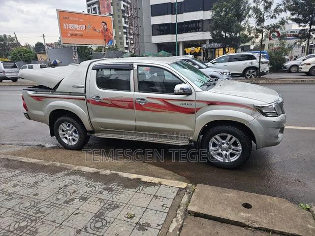Toyota Hilux 2012