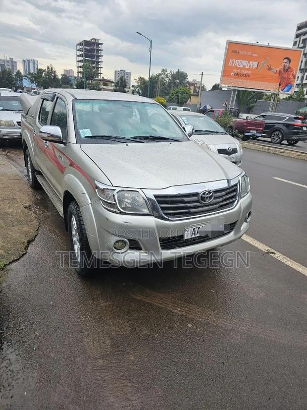 Toyota Hilux 2012
