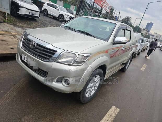 Toyota Hilux 2012