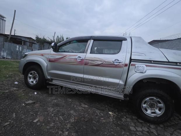 Toyota Hilux 2012
