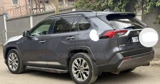 Toyota RAV4 2021