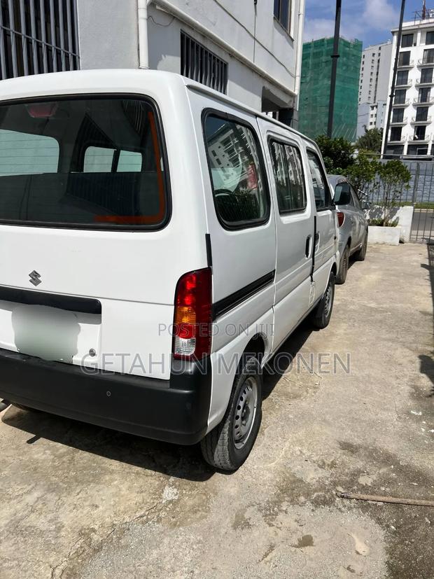 Suzuki Eeco 2024 White