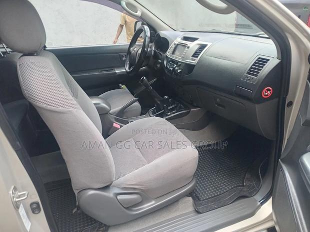 Toyota Hilux 2012 Red