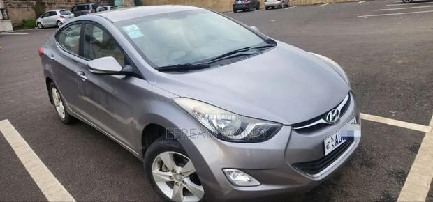 Hyundai Elantra 2011