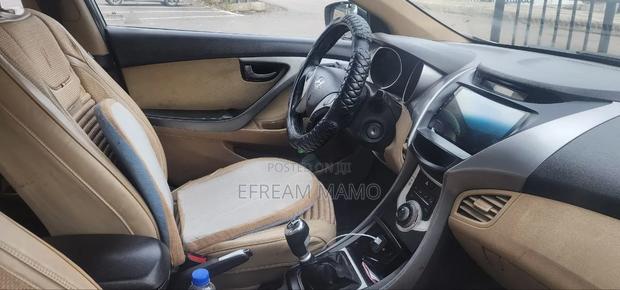 Hyundai Elantra 2011