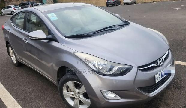 Hyundai Elantra 2011