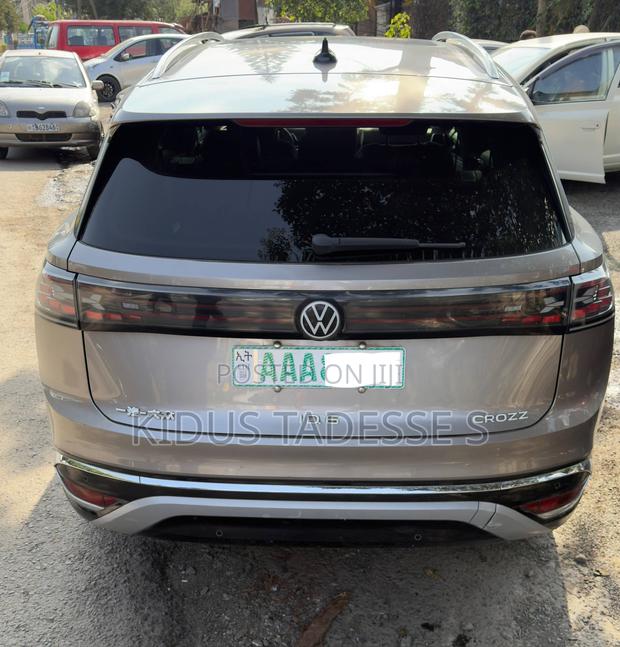 Volkswagen ID.6 2024 Gray