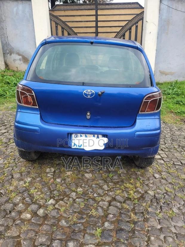 Toyota Vitz 2002 Blue