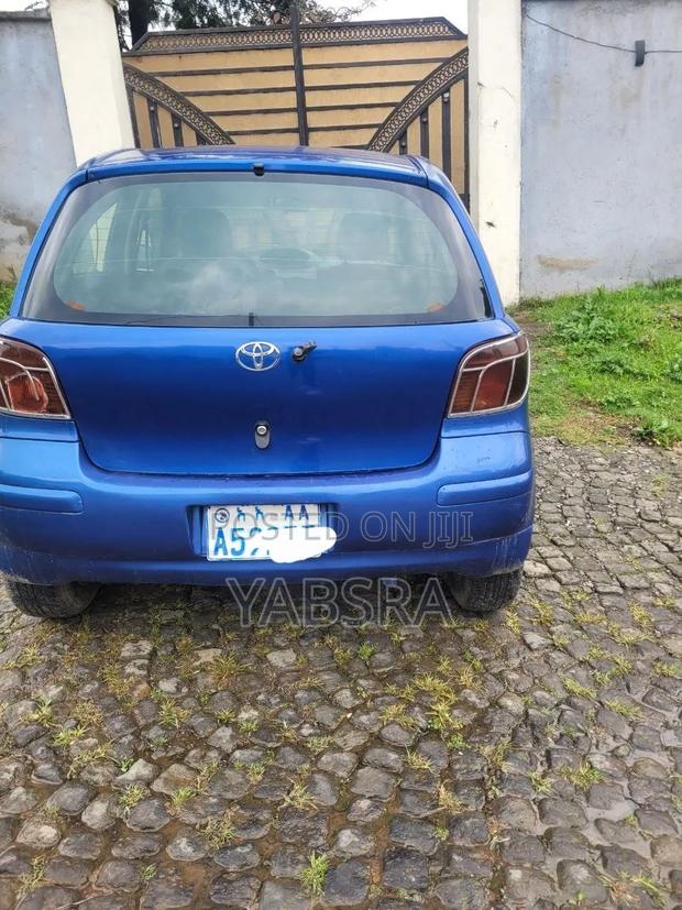 Toyota Vitz 2002 Blue