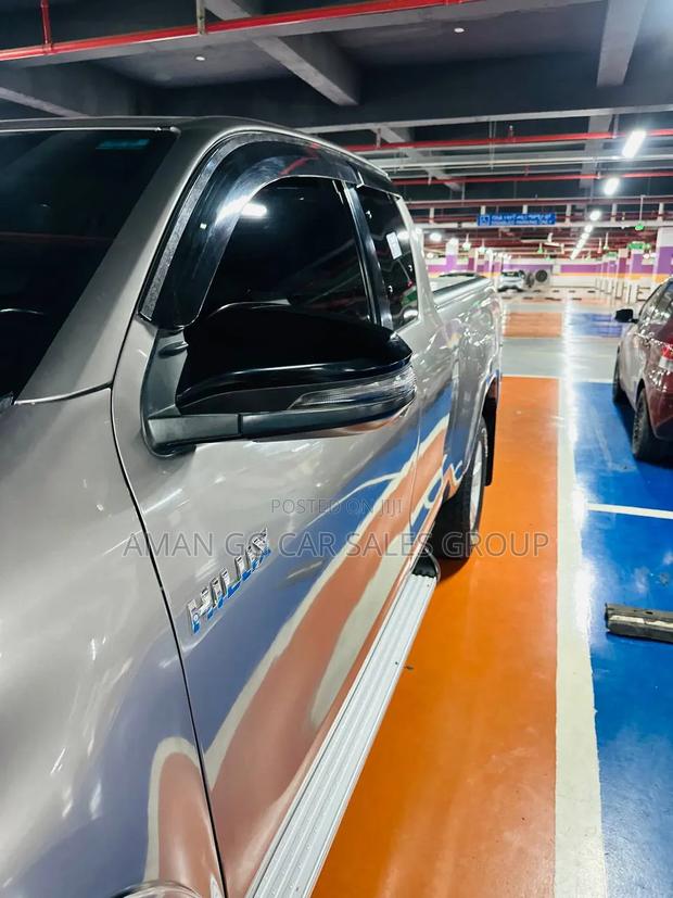 Toyota Hilux 2020 Beige